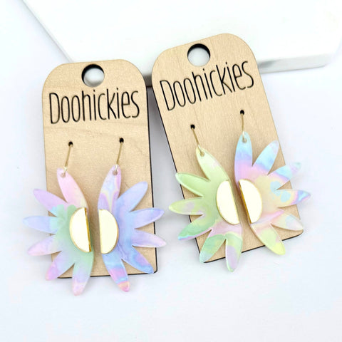 Dainty Pastel Groovy Half Daisy Acrylic Dangle Earrings (COLORS MAY VARY)